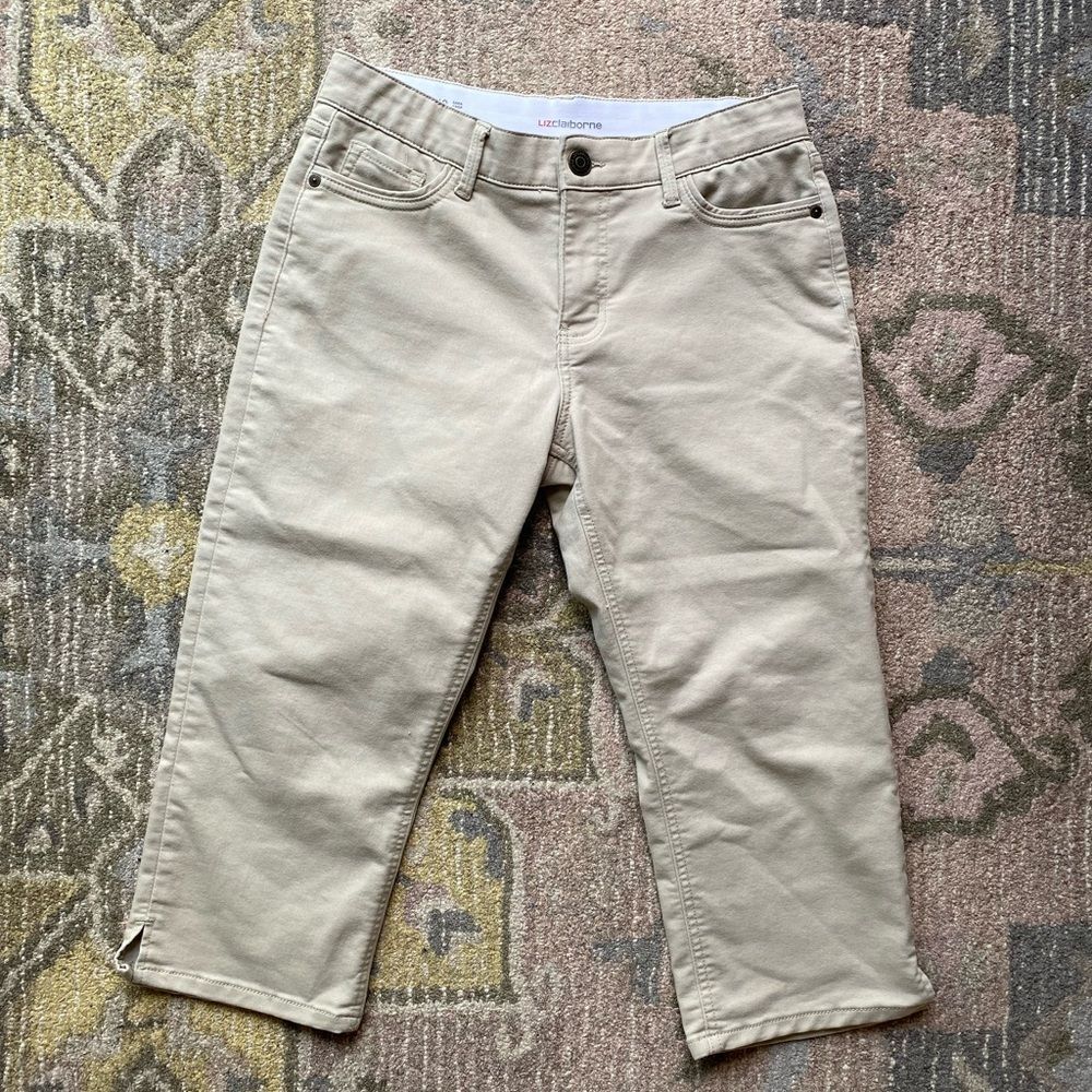 Liz Claiborne size 10 Tan Capri Pants
